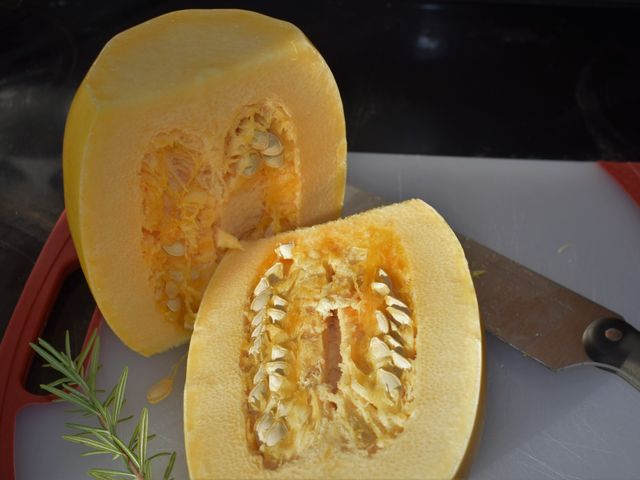 image of spaghetti squash cut open